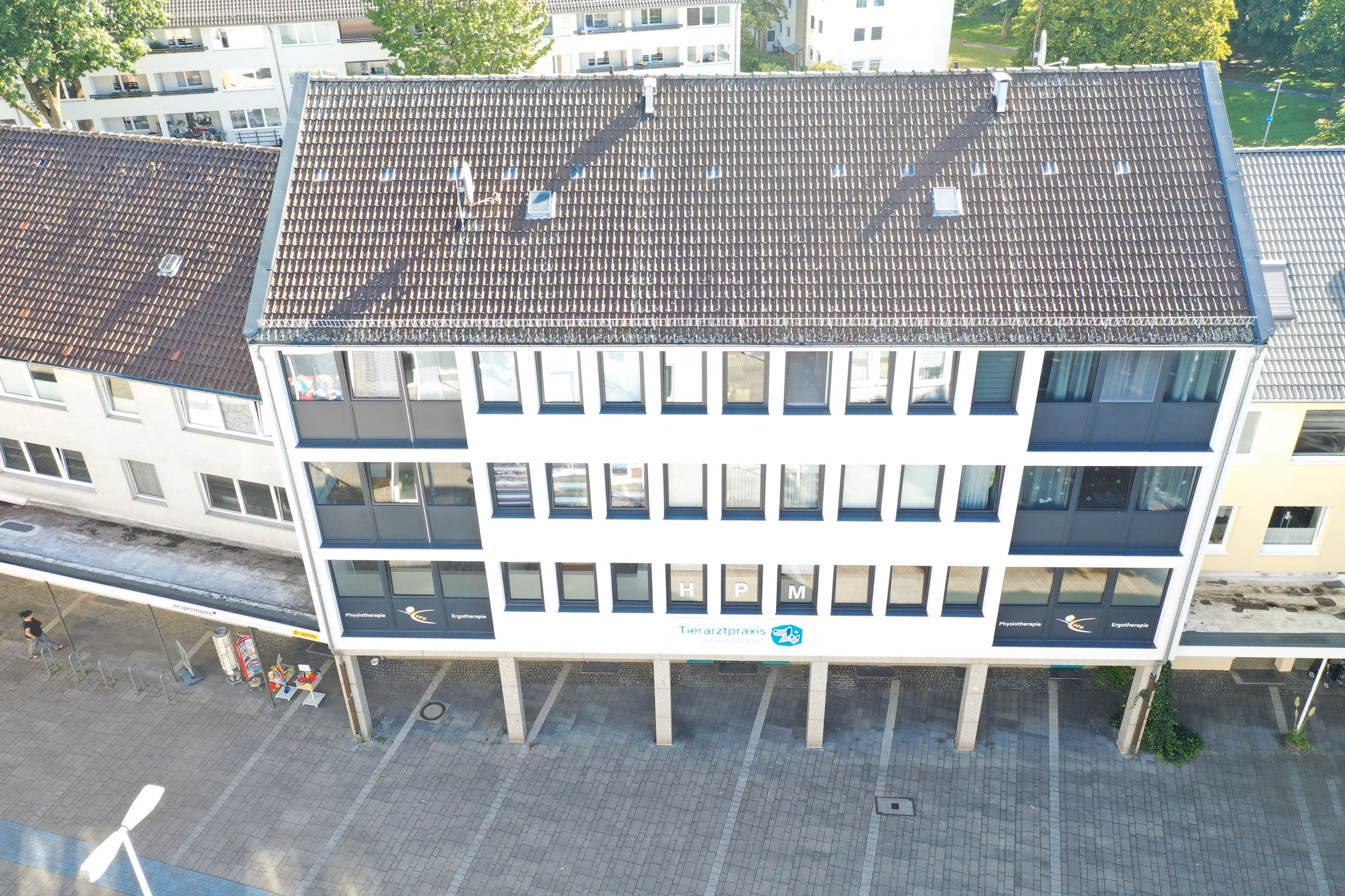 Luftaufnahme der Längsseite