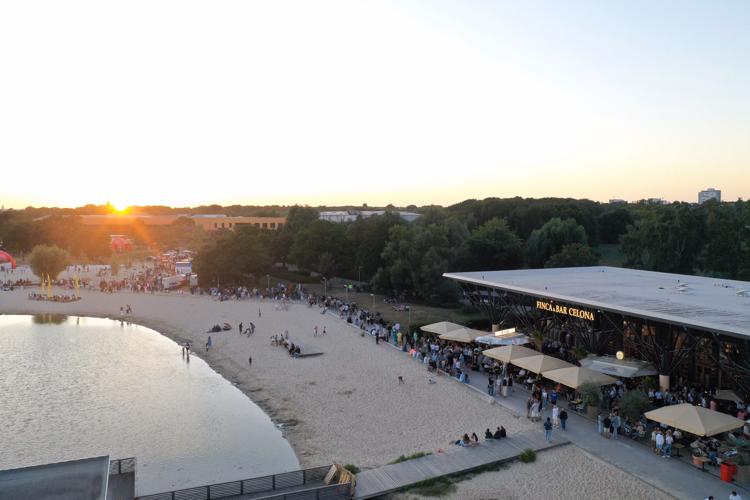 Drohnenaufnahme mit Allerpark-Kontext